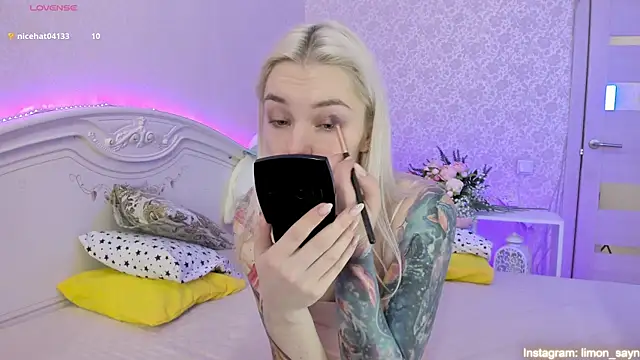 LillyMoure  online show from March 9, 2025, 12:00 am