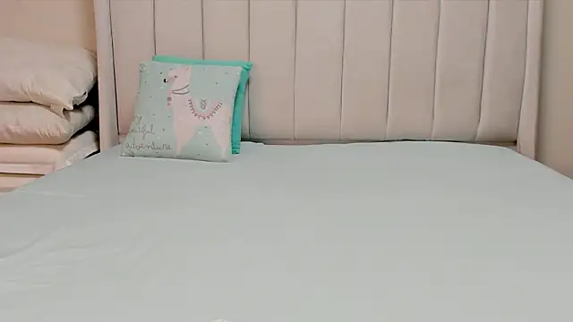  heavenlysent online show from April 18, 2026, 4:16 am