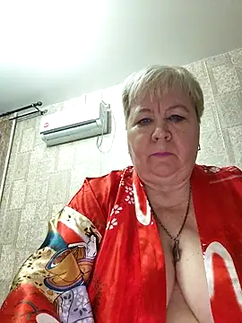 EffectFiona online show from September 12, 2025, 11:04 pm