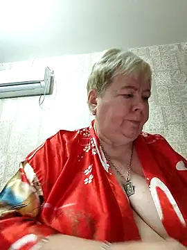 EffectFiona online show from September 18, 2025, 10:45 pm