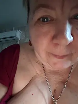 EffectFiona online show from February 15, 2026, 12:36 pm