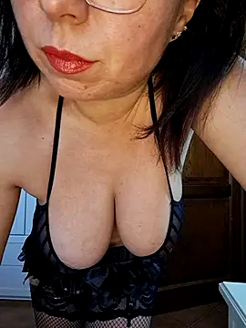 Snapshot of latuabirba chatting on March 16, 2026, 10:41 am latuabirba online show from March 16, 2026, 10:41 am