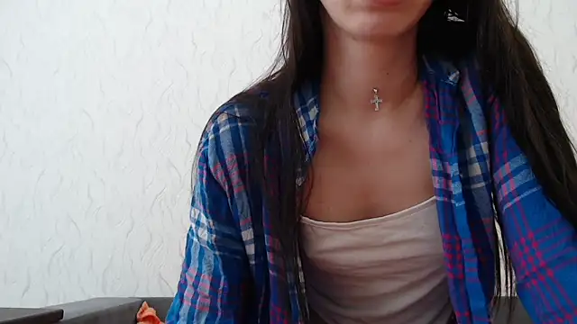 HoneyWiles online show from February 19, 2025, 1:39 pm