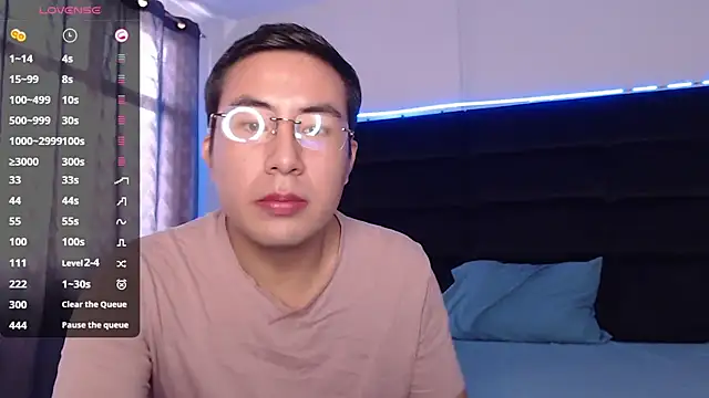 Snapshot of andrewmhilton_ chatting on February 24, 2025, 5:31 pm andrewmhilton online show from February 24, 2025, 5:31 pm