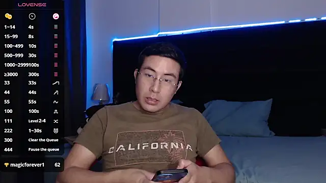 Snapshot of andrewmhilton_ chatting on February 24, 2025, 11:41 pm andrewmhilton online show from February 24, 2025, 11:41 pm