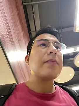 Snapshot of andrewmhilton_ chatting on February 25, 2025, 6:42 pm andrewmhilton online show from February 25, 2025, 6:42 pm