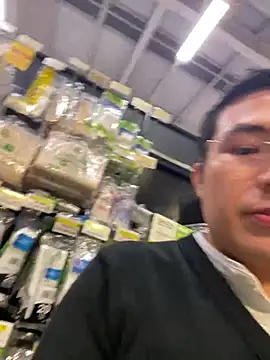 Snapshot of andrewmhilton_ chatting on February 27, 2025, 12:10 am andrewmhilton online show from February 27, 2025, 12:10 am