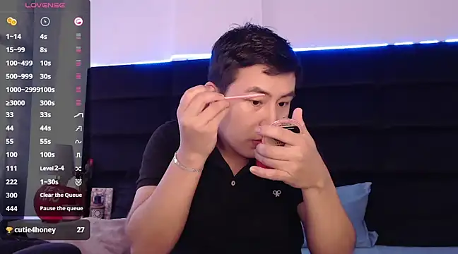 Snapshot of andrewmhilton_ chatting on February 28, 2025, 6:09 pm andrewmhilton online show from February 28, 2025, 6:09 pm