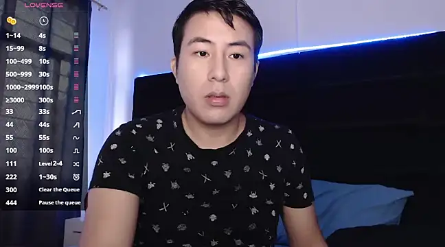 Snapshot of andrewmhilton_ chatting on March 1, 2025, 12:34 pm andrewmhilton online show from March 1, 2025, 12:34 pm