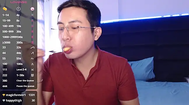 Snapshot of andrewmhilton_ chatting on March 1, 2025, 7:04 pm andrewmhilton online show from March 1, 2025, 7:04 pm