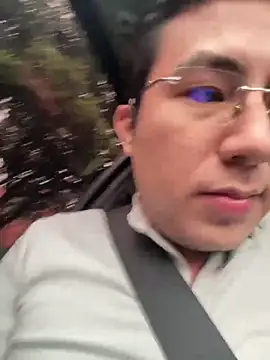 Snapshot of andrewmhilton_ chatting on March 1, 2025, 10:10 pm andrewmhilton online show from March 1, 2025, 10:10 pm