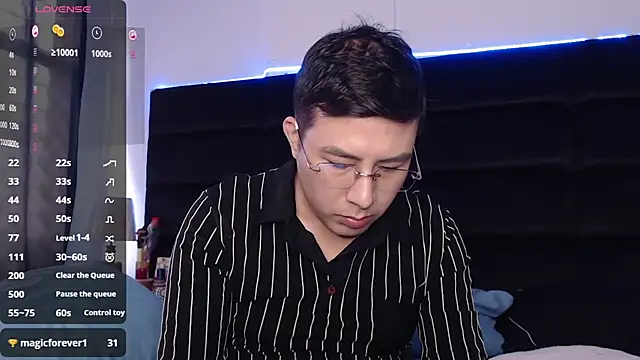 Snapshot of andrewmhilton_ chatting on March 6, 2025, 8:16 pm andrewmhilton online show from March 6, 2025, 8:16 pm