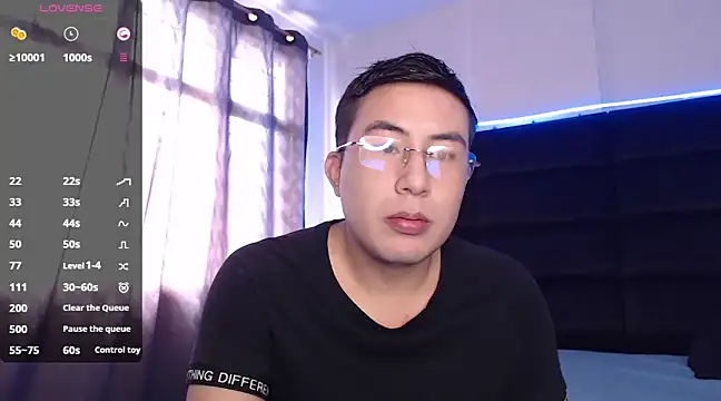 Snapshot of andrewmhilton_ chatting on March 7, 2025, 7:38 pm andrewmhilton online show from March 7, 2025, 7:38 pm