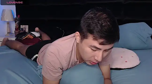 Snapshot of andrewmhilton_ chatting on March 8, 2025, 2:34 am andrewmhilton online show from March 8, 2025, 2:34 am