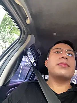 Snapshot of andrewmhilton_ chatting on March 8, 2025, 2:40 pm andrewmhilton online show from March 8, 2025, 2:40 pm