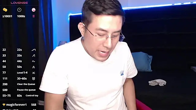 Snapshot of andrewmhilton_ chatting on March 10, 2025, 2:28 am andrewmhilton online show from March 10, 2025, 2:28 am