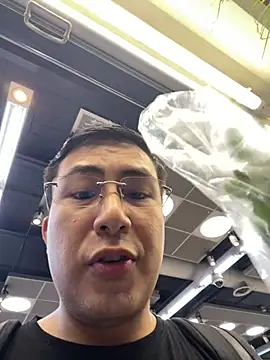 Snapshot of andrewmhilton_ chatting on March 10, 2025, 8:01 pm andrewmhilton online show from March 10, 2025, 8:01 pm