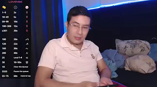 Snapshot of andrewmhilton_ chatting on March 12, 2025, 1:47 am andrewmhilton online show from March 12, 2025, 1:47 am