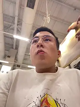 Snapshot of andrewmhilton_ chatting on March 13, 2025, 11:16 pm andrewmhilton online show from March 13, 2025, 11:16 pm