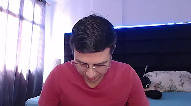 Snapshot of andrewmhilton_ chatting on March 15, 2025, 7:59 pm andrewmhilton online show from March 15, 2025, 7:59 pm