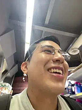 Snapshot of andrewmhilton_ chatting on March 16, 2025, 6:55 pm andrewmhilton online show from March 16, 2025, 6:55 pm