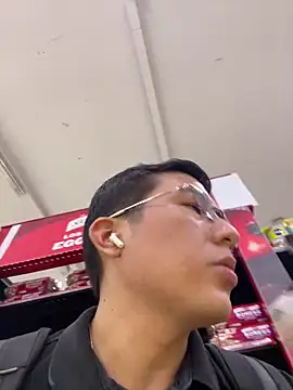 Snapshot of andrewmhilton_ chatting on March 22, 2025, 8:26 pm andrewmhilton online show from March 22, 2025, 8:26 pm