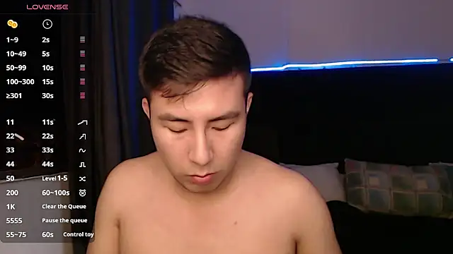 Snapshot of andrewmhilton_ chatting on September 22, 2025, 5:20 am andrewmhilton online show from September 22, 2025, 5:20 am