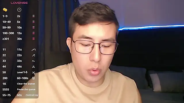 Snapshot of andrewmhilton_ chatting on September 28, 2025, 6:19 am andrewmhilton online show from September 28, 2025, 6:19 am