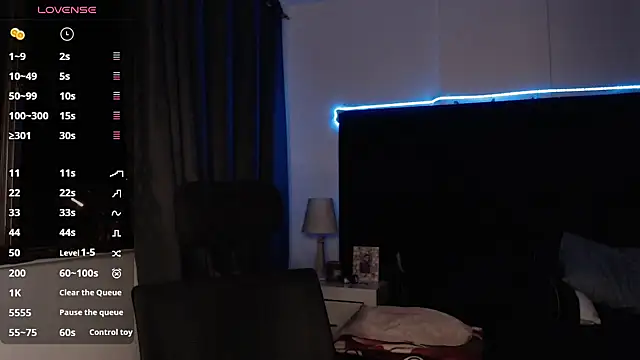 Snapshot of andrewmhilton_ chatting on October 7, 2025, 5:04 am andrewmhilton online show from October 7, 2025, 5:04 am