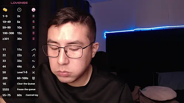 Snapshot of andrewmhilton_ chatting on October 11, 2025, 5:28 am andrewmhilton online show from October 11, 2025, 5:28 am