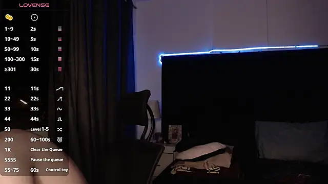 Snapshot of andrewmhilton_ chatting on October 12, 2025, 6:23 am andrewmhilton online show from October 12, 2025, 6:23 am