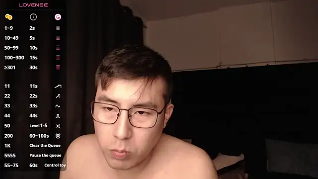 Snapshot of andrewmhilton_ chatting on October 13, 2025, 6:35 am andrewmhilton online show from October 13, 2025, 6:35 am