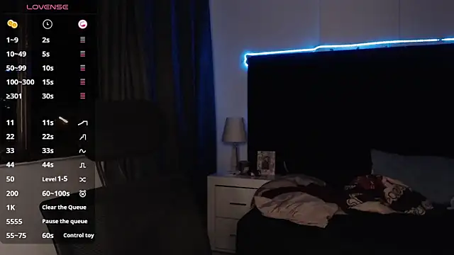 Snapshot of andrewmhilton_ chatting on October 15, 2025, 5:40 am andrewmhilton online show from October 15, 2025, 5:40 am