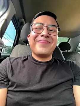 Snapshot of andrewmhilton_ chatting on October 15, 2025, 5:46 pm andrewmhilton online show from October 15, 2025, 5:46 pm