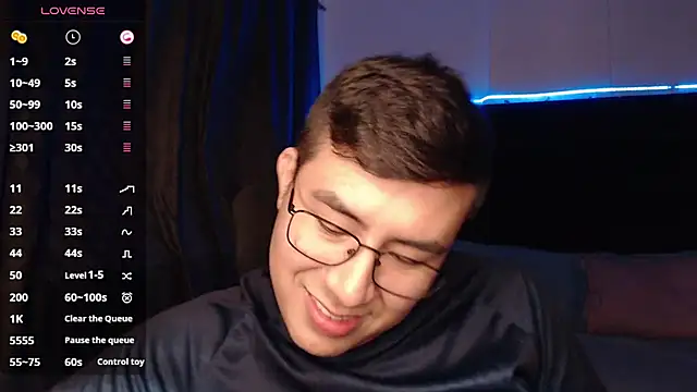 Snapshot of andrewmhilton_ chatting on October 16, 2025, 5:52 am andrewmhilton online show from October 16, 2025, 5:52 am