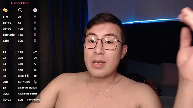 Snapshot of andrewmhilton_ chatting on October 19, 2025, 5:41 am andrewmhilton online show from October 19, 2025, 5:41 am