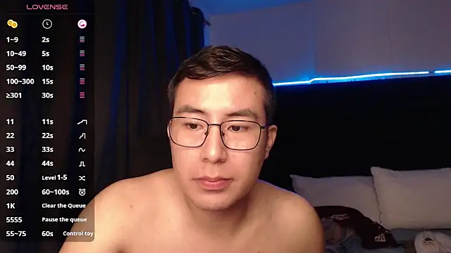 Snapshot of andrewmhilton_ chatting on October 23, 2025, 6:13 am andrewmhilton online show from October 23, 2025, 6:13 am