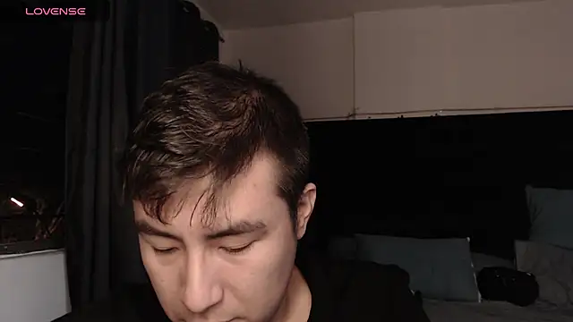 Snapshot of andrewmhilton_ chatting on October 31, 2025, 5:08 am andrewmhilton online show from October 31, 2025, 5:08 am