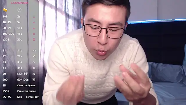 Snapshot of andrewmhilton_ chatting on October 31, 2025, 5:14 pm andrewmhilton online show from October 31, 2025, 5:14 pm