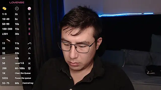 Snapshot of andrewmhilton_ chatting on November 1, 2025, 6:26 am andrewmhilton online show from November 1, 2025, 6:26 am