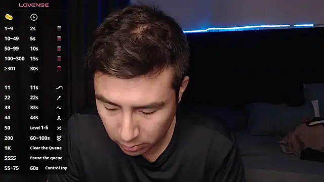 Snapshot of andrewmhilton_ chatting on November 3, 2025, 6:36 am andrewmhilton online show from November 3, 2025, 6:36 am