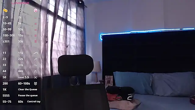 Snapshot of andrewmhilton_ chatting on November 3, 2025, 8:54 pm andrewmhilton online show from November 3, 2025, 8:54 pm