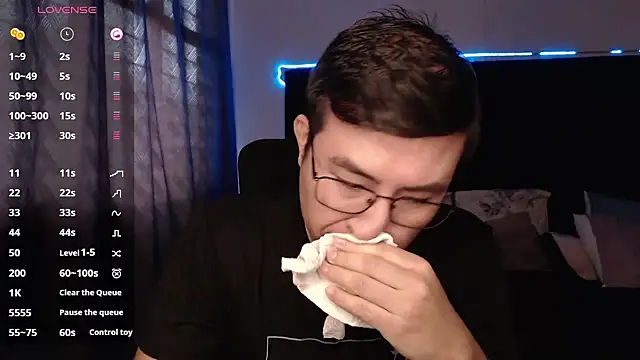 Snapshot of andrewmhilton_ chatting on November 8, 2025, 9:24 pm andrewmhilton online show from November 8, 2025, 9:24 pm