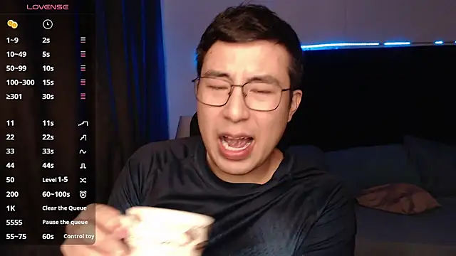 Snapshot of andrewmhilton_ chatting on November 10, 2025, 7:07 am andrewmhilton online show from November 10, 2025, 7:07 am