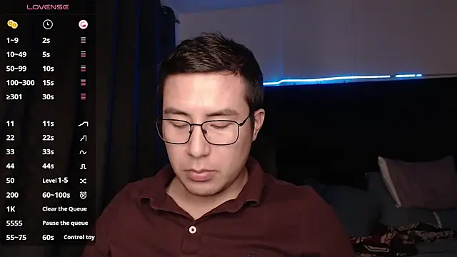 Snapshot of andrewmhilton_ chatting on November 25, 2025, 5:29 am andrewmhilton online show from November 25, 2025, 5:29 am