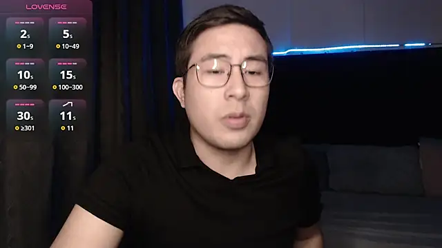 Snapshot of andrewmhilton_ chatting on November 28, 2025, 6:27 am andrewmhilton online show from November 28, 2025, 6:27 am