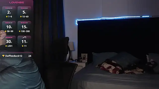 Snapshot of andrewmhilton_ chatting on November 29, 2025, 5:32 am andrewmhilton online show from November 29, 2025, 5:32 am