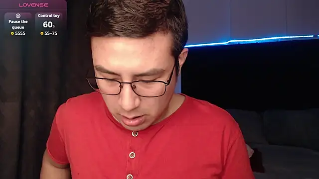 Snapshot of andrewmhilton_ chatting on November 30, 2025, 5:33 am andrewmhilton online show from November 30, 2025, 5:33 am