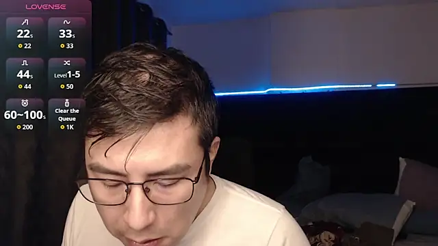 Snapshot of andrewmhilton_ chatting on December 3, 2025, 3:58 am andrewmhilton online show from December 3, 2025, 3:58 am