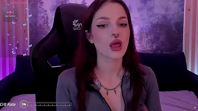 BratzieDarsie online show from December 14, 2024, 11:39 am